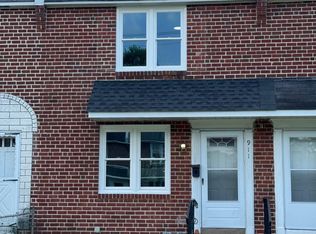 911 Taylor Dr, Folcroft, PA 19032