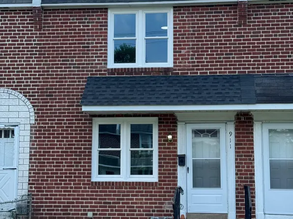 911 Taylor Dr, Folcroft, PA 19032