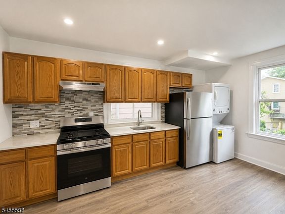 2nd image of 226 N 9th St