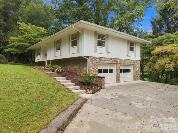 104 Disosway St, Black Mountain, NC 28711