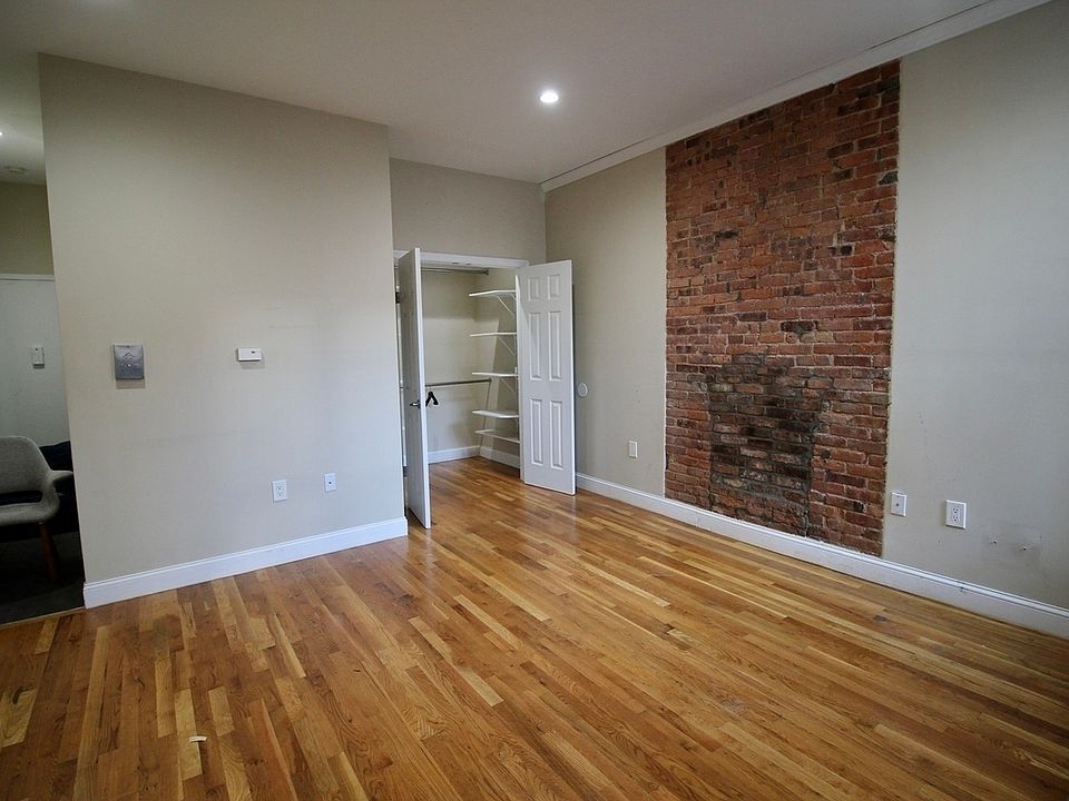1st image of 390 Vernon Ave #C1