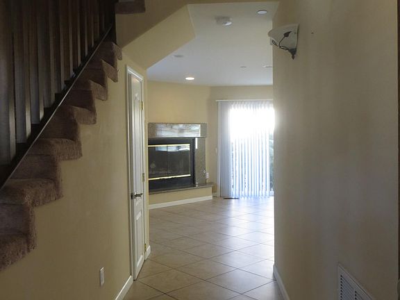 4th image of 55 Sycamore Dr