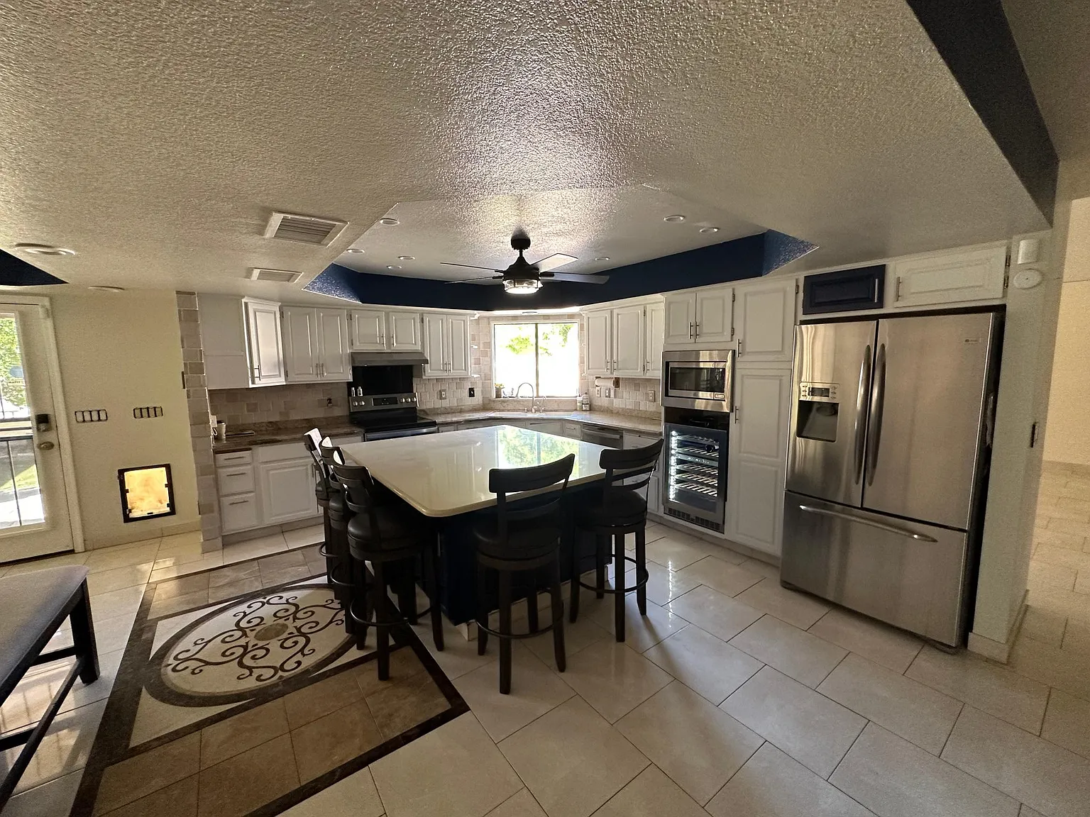 4 bed, 3.5 bath, 2980 sqft, $2,495 — Photo 4