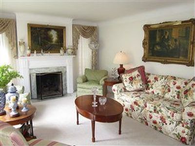 2254 Valley View Dr, Rocky River, OH, 44116