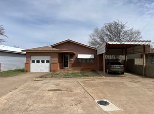 1304 Kokomo St, Plainview, TX 79072