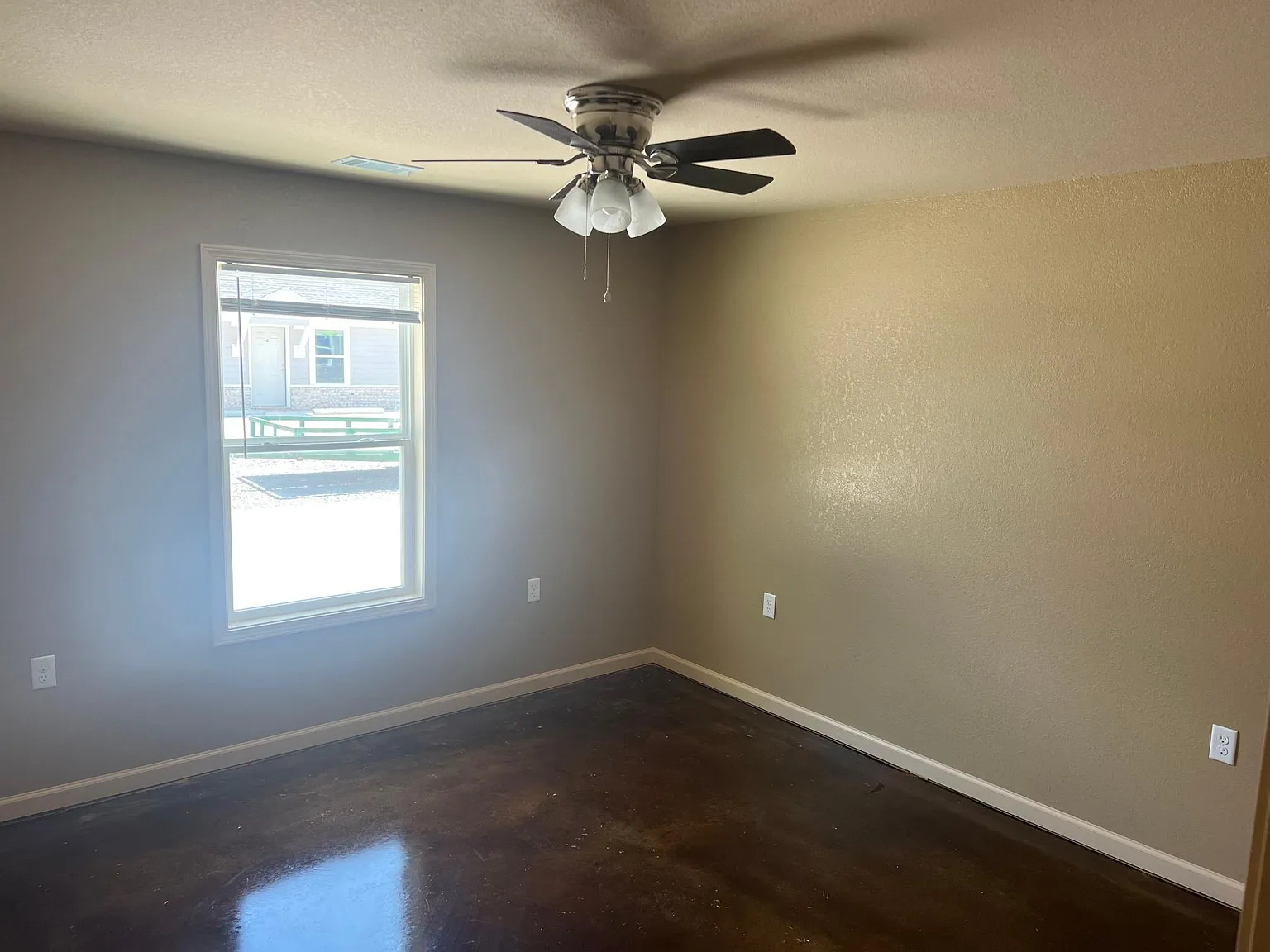 708 S Ballard St — Photo 2