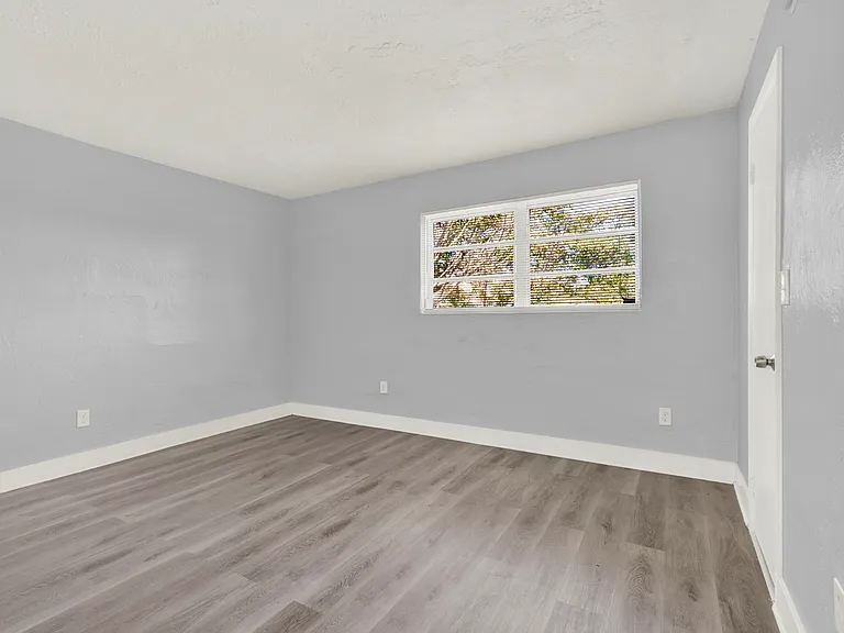 2407 NW 135th St #314 — Photo 2