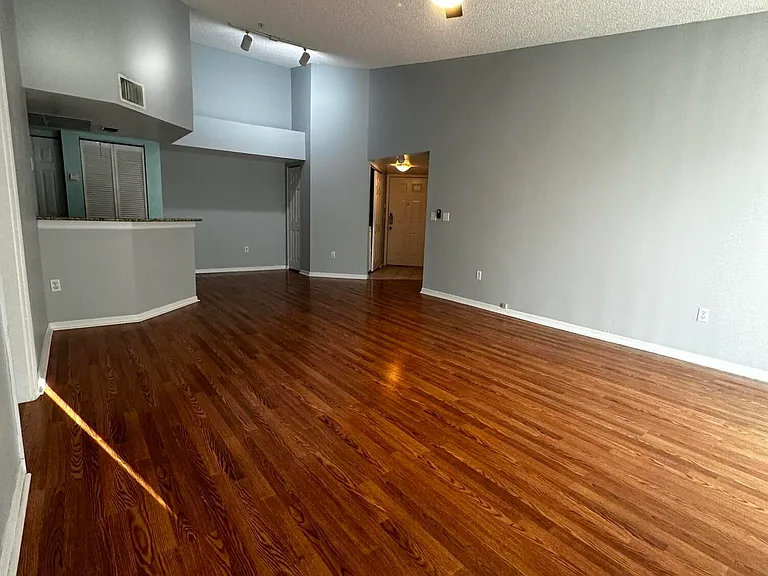 1700 S Crestwood Ct S #1709 — Photo 3