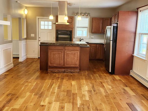 2nd image of 78 Douglas St #B