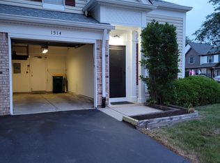1514 Plum Ln #7, Westmont, IL
