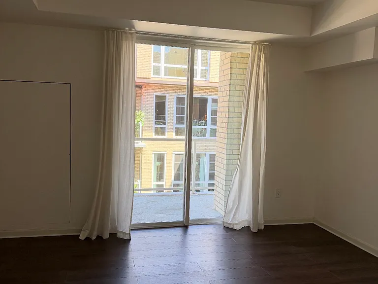 1620 NE Broadway St #517 — Photo 12