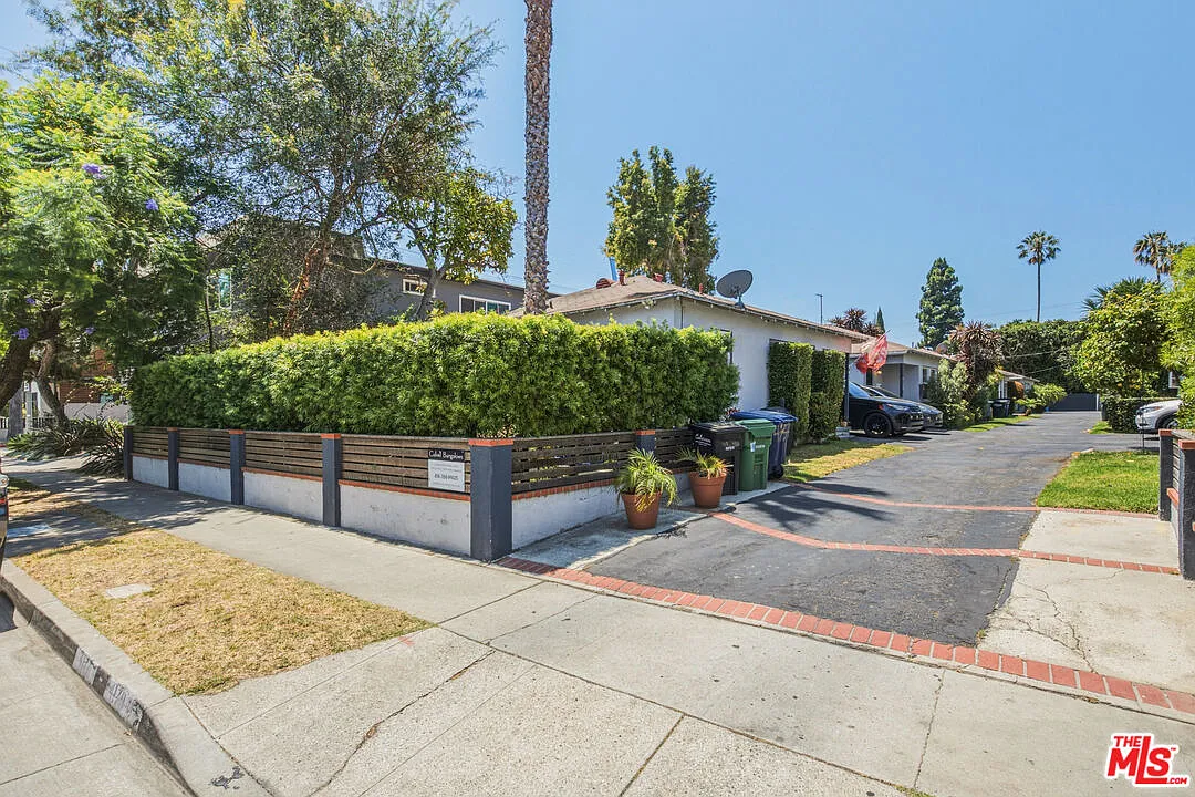2 bed, 1.0 bath, 800 sqft, $4,395 — Photo 1
