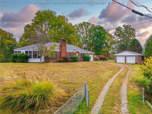 2nd image of 14 Fairview Acres