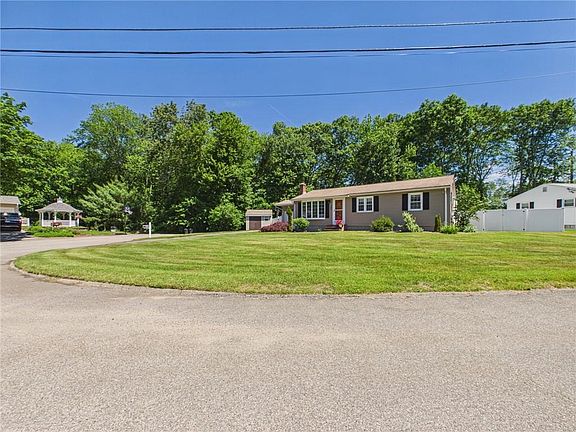 2nd image of 205 Baldwin Rd