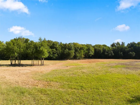 313 N Avenue Q, Clifton, TX 76634