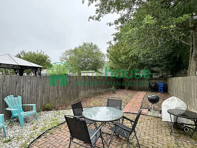 4613 Marlwood Way — Photo 7
