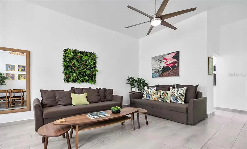 3 bed, 1.0 bath, 1200 sqft, $2,500 — Photo 4