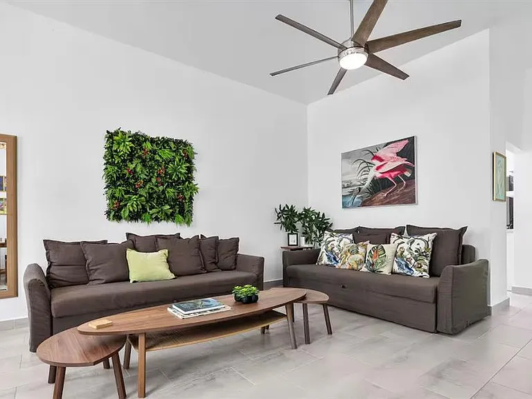 250 Calle Del Parque #1B — Photo 1