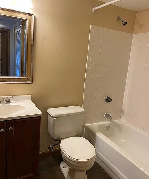 1239 Creve Coeur Crossing Ln #F — Photo 12