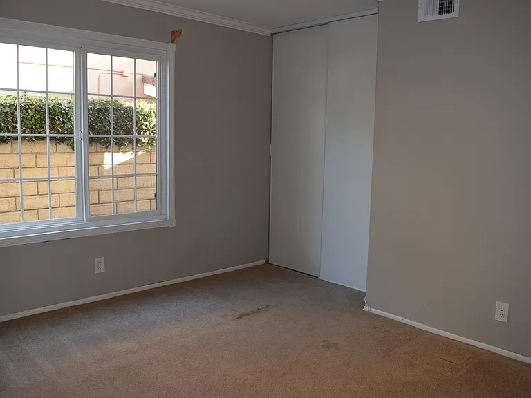 4450 Cedarglen Ct — Photo 9