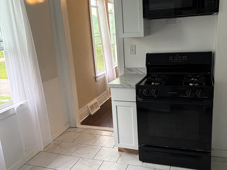 9401 Navarre St — Photo 1