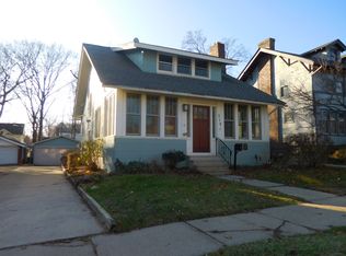 218 Oneida St, Pontiac, MI 48341