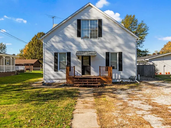 707 S Hibbard St, Staunton, IL 62088