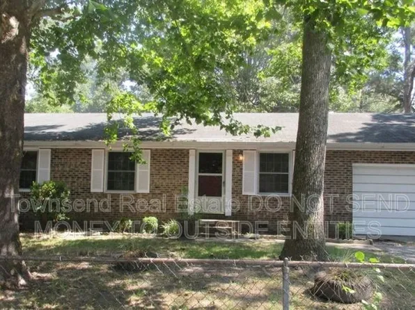 2904 Collingwood St, Spring Lake, NC 28390