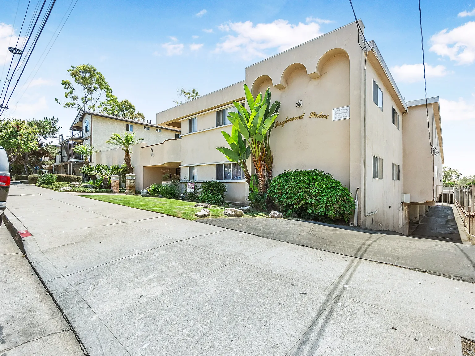 Inglewood Palms Apts — Photo 2