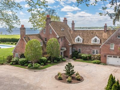 828 Sasco Hill Road, Fairfield, CT, 06824