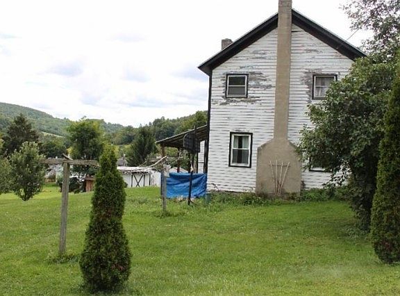 4th image of 296 Anderson Ave