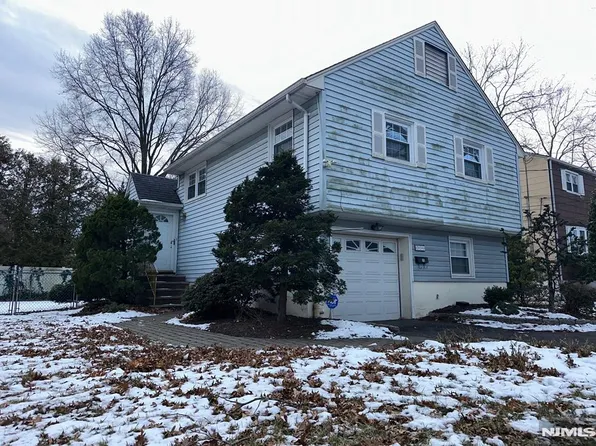 250 Stuyvesant Rd, Teaneck, NJ 07666
