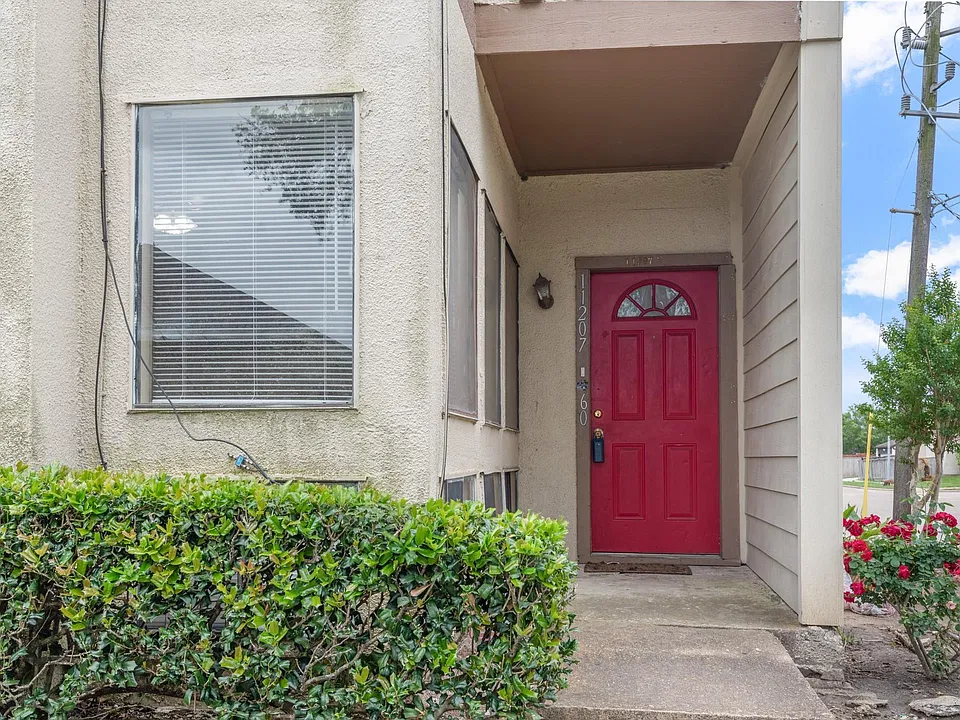 11207 Pembridge Dr #1660