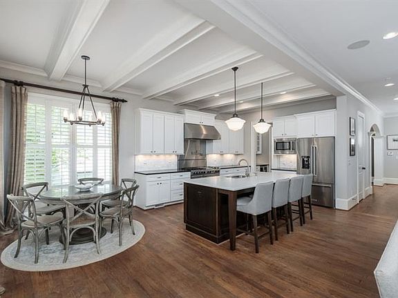 5th image of 2648 Camille Dr