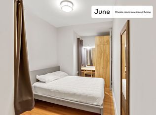 531 W 48th St #A, New York, NY 10036