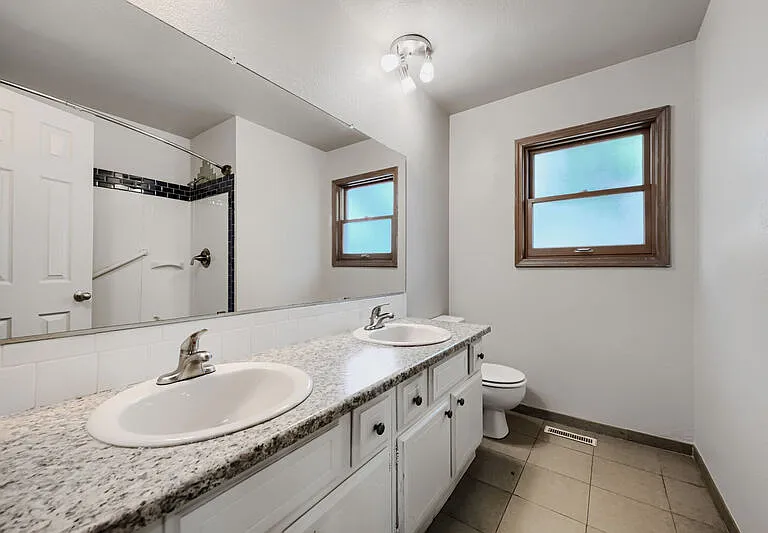 2821 E Serendipity Cir — Photo 23