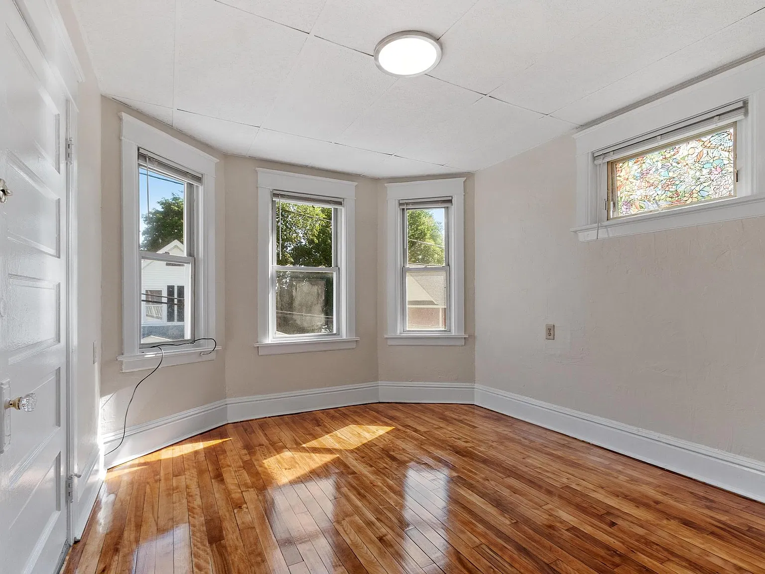 2 bed, 900 sqft, $1,600 — Photo 3