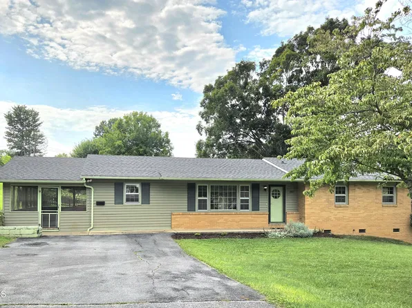 1907 Club Dr, Johnson City, TN 37601
