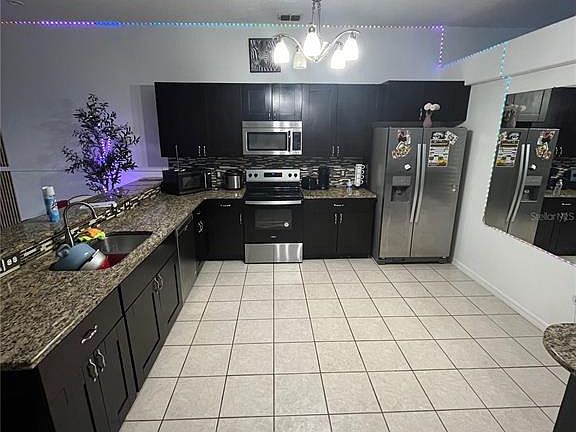 5th image of 823 Ognon Ct