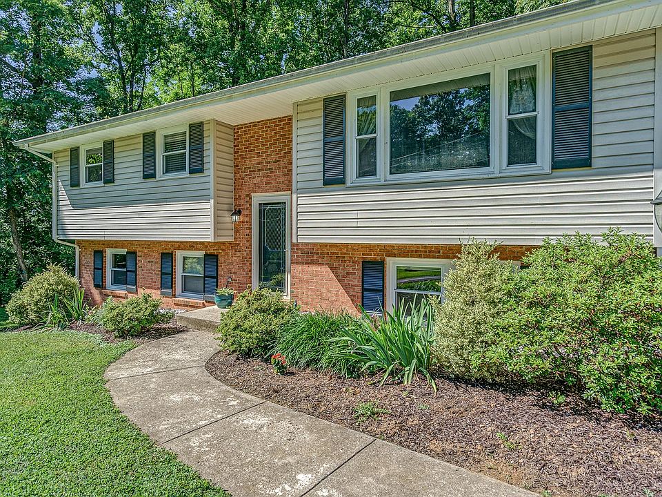 1st image of 729 Dawnridge Ln