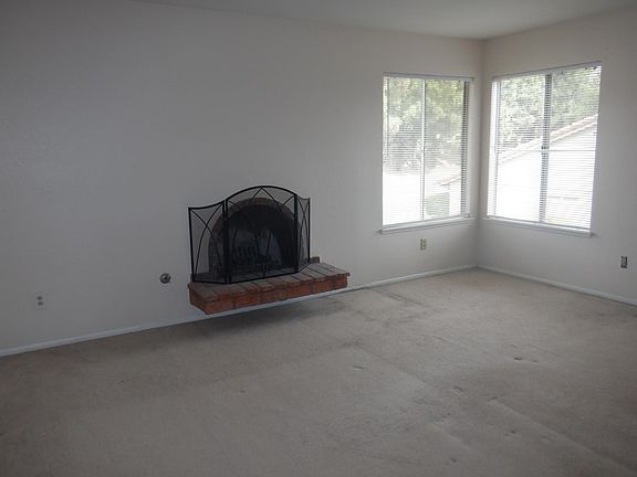 5th image of 8565 Thoroughbred St