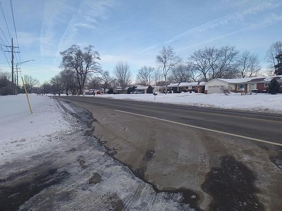 5th image of 5770 Pontiac Lake Rd