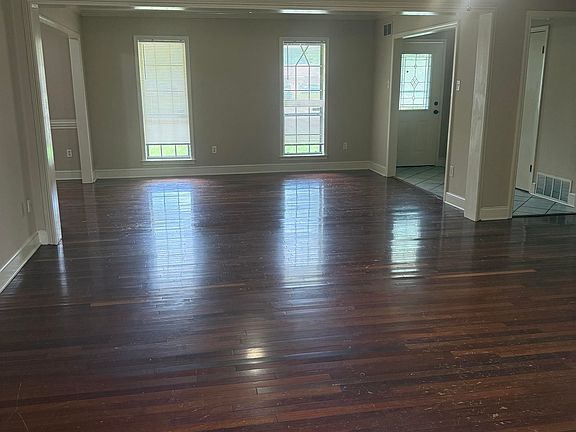 2nd image of 1546 Dimwood St