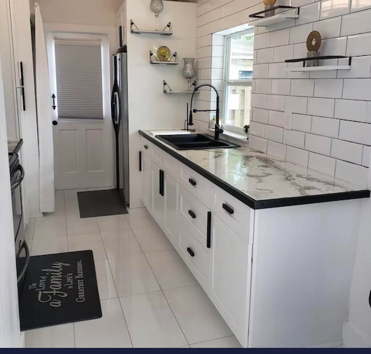 3 bed, 2.0 bath, 1150 sqft, $4,000 — Photo 4