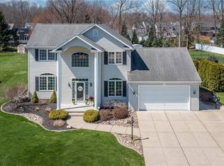 7374 Graydon Dr, North Tonawanda, NY