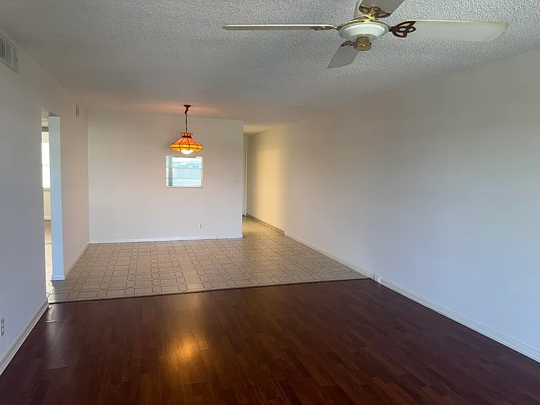 2901 Victoria Cir #H4 — Photo 14