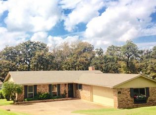 1012 Kiowa Dr E, Lake Kiowa, TX 76240