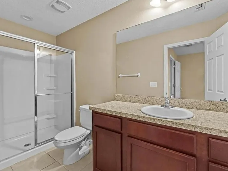 1162 Chelsea Dr — Photo 4