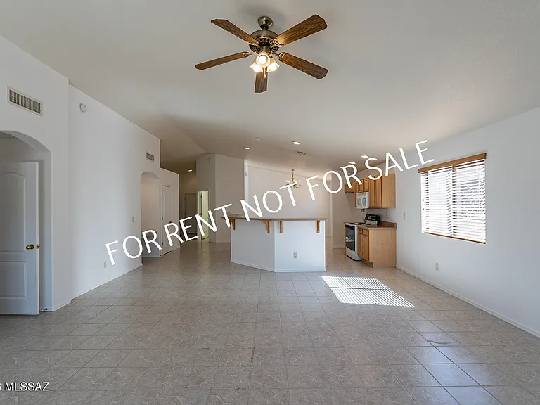 2439 W Rousseau St — Photo 9