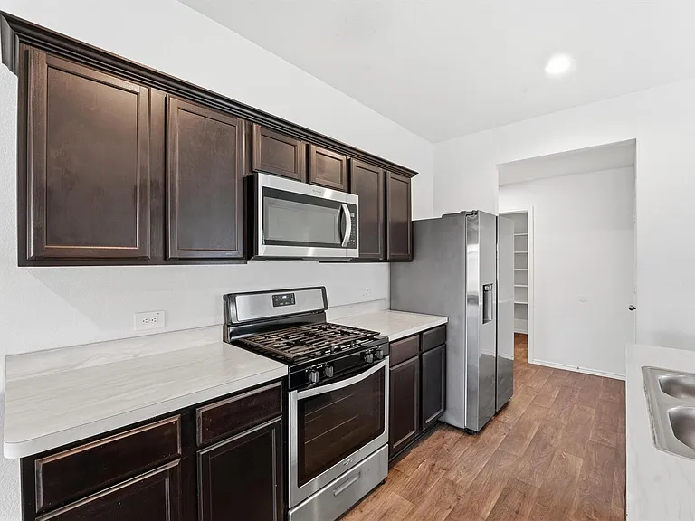 2419 Roaming Elk Ct — Photo 5